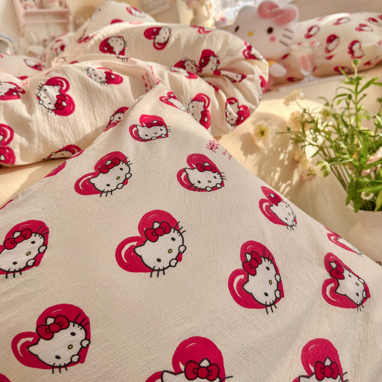 91家纺网 家纺一手货源 找家纺 初念 2026新款云感纱印花四件套 红心凯蒂