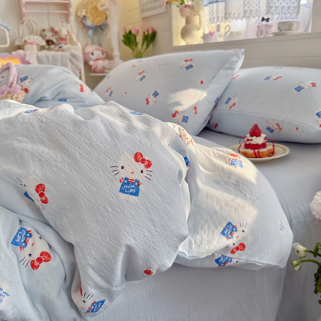 91家纺网 家纺一手货源 找家纺 初念 2026新款云感纱印花四件套 凯蒂养鱼蓝