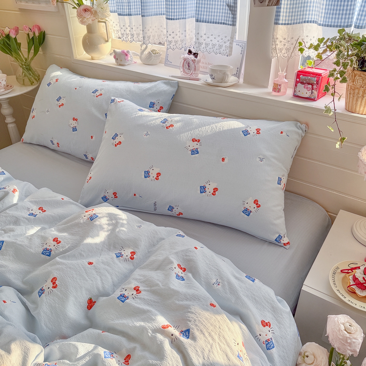 91家纺网 家纺一手货源 找家纺 初念 2026新款云感纱印花四件套 凯蒂养鱼蓝