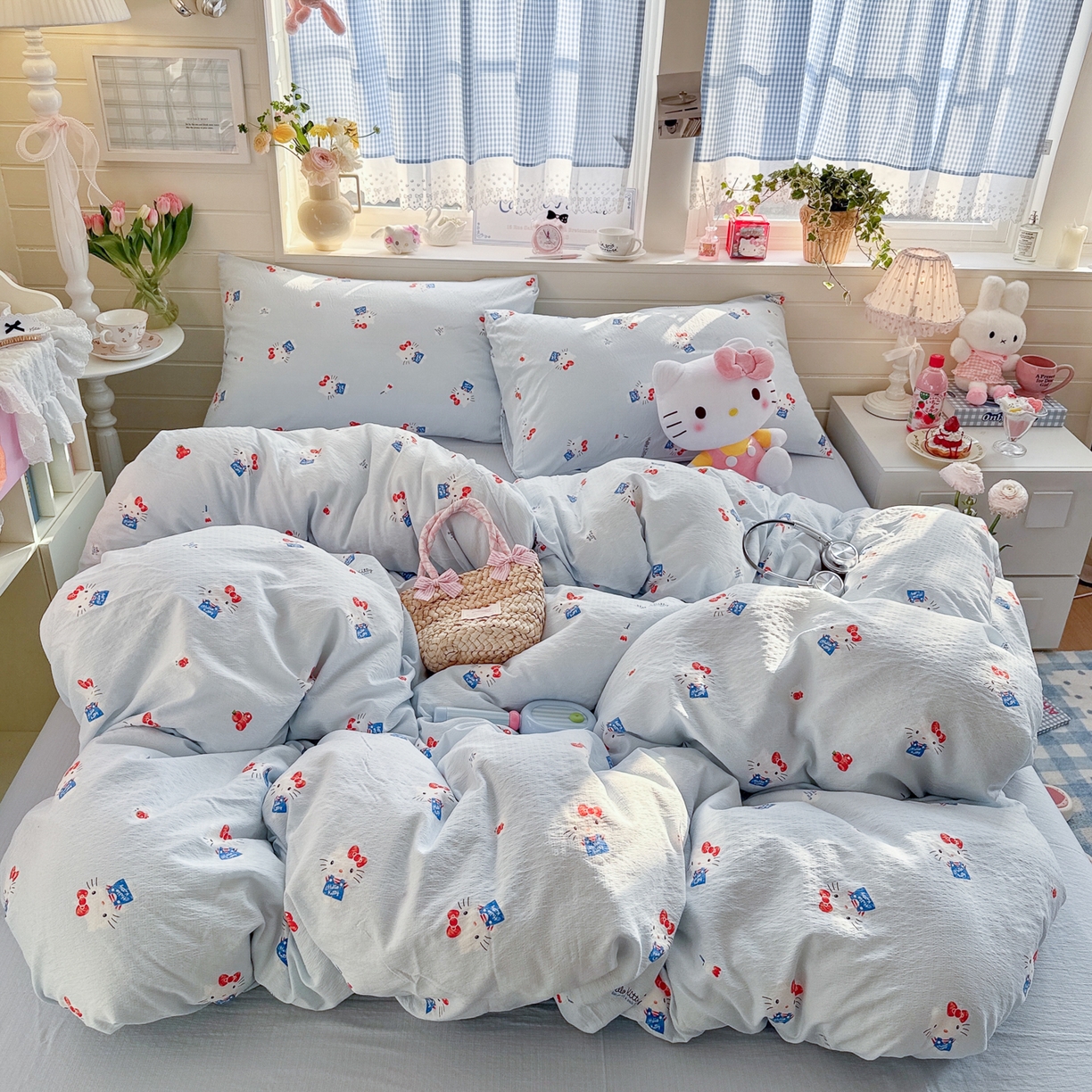 91家纺网 家纺一手货源 找家纺 初念 2026新款云感纱印花四件套 凯蒂养鱼蓝