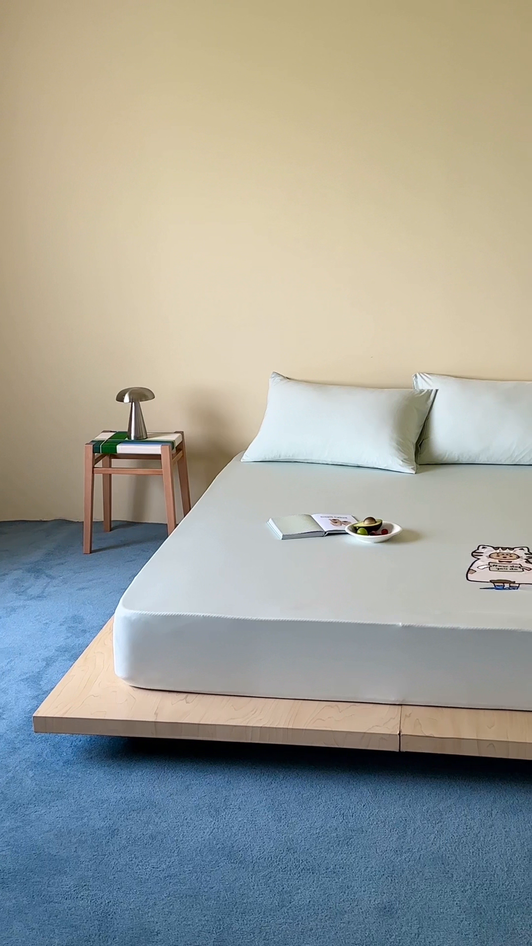 91家纺网 家纺一手货源 找家纺 RYB红黄兰 2026新款设计师原创A类锦氨贴布绣超凉感床笠三件套床笠单件 泡芙猫咪Puff