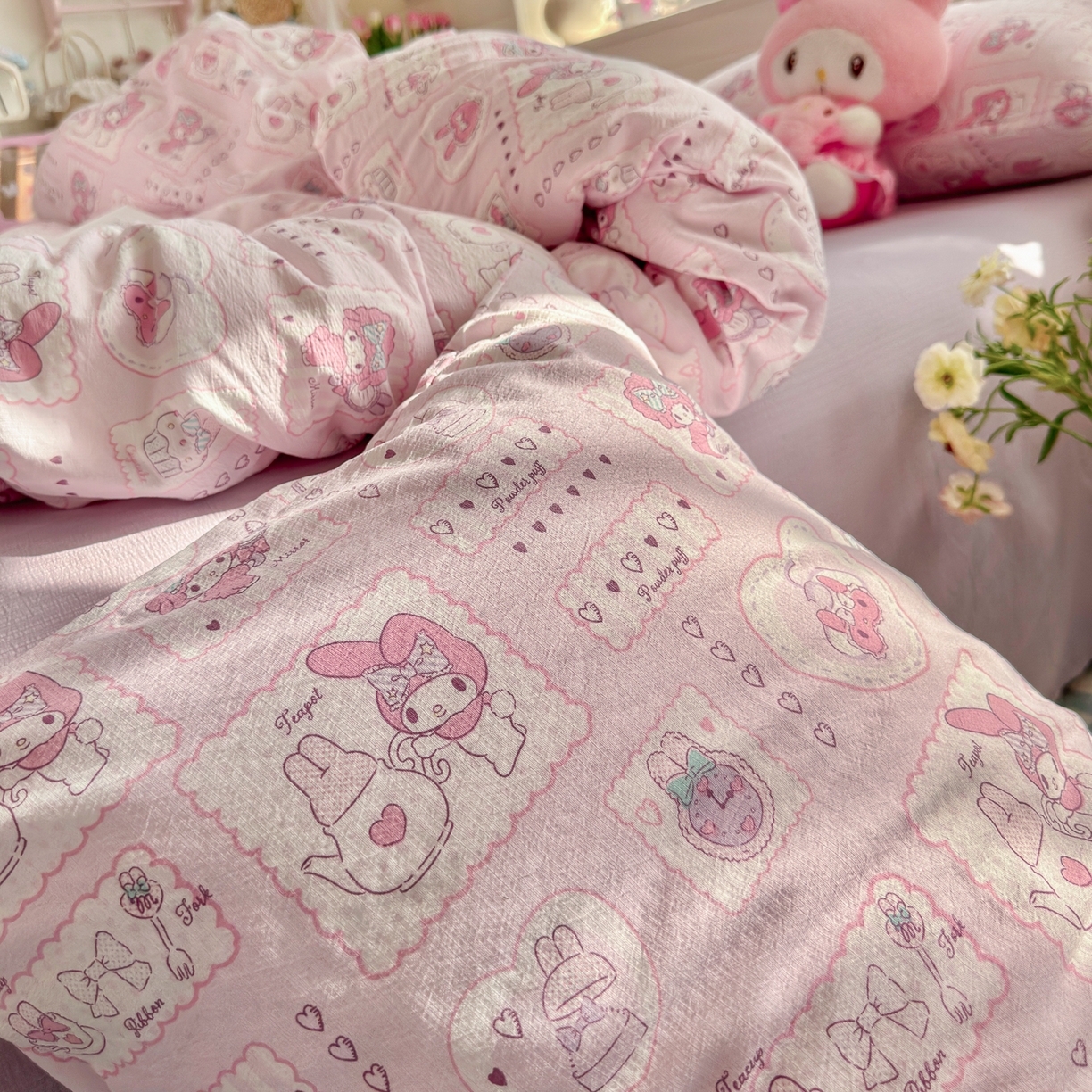 91家纺网 家纺一手货源 找家纺 初念 2026新款云感纱印花四件套 美乐蒂邮册