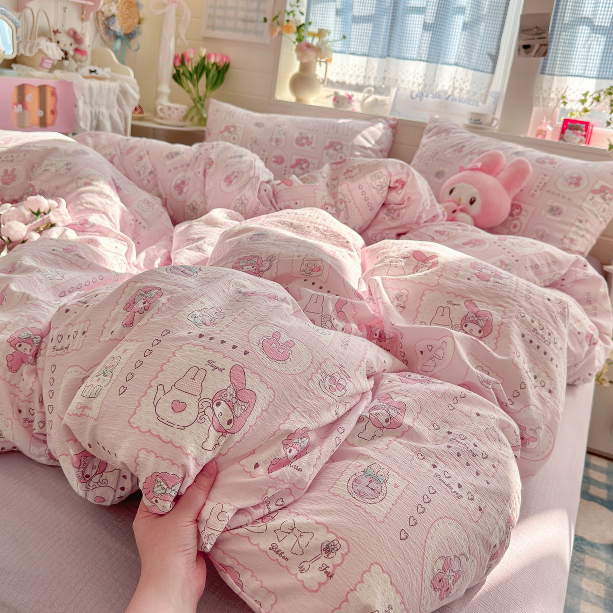 91家纺网 家纺一手货源 找家纺 初念 2026新款云感纱印花四件套 美乐蒂邮册