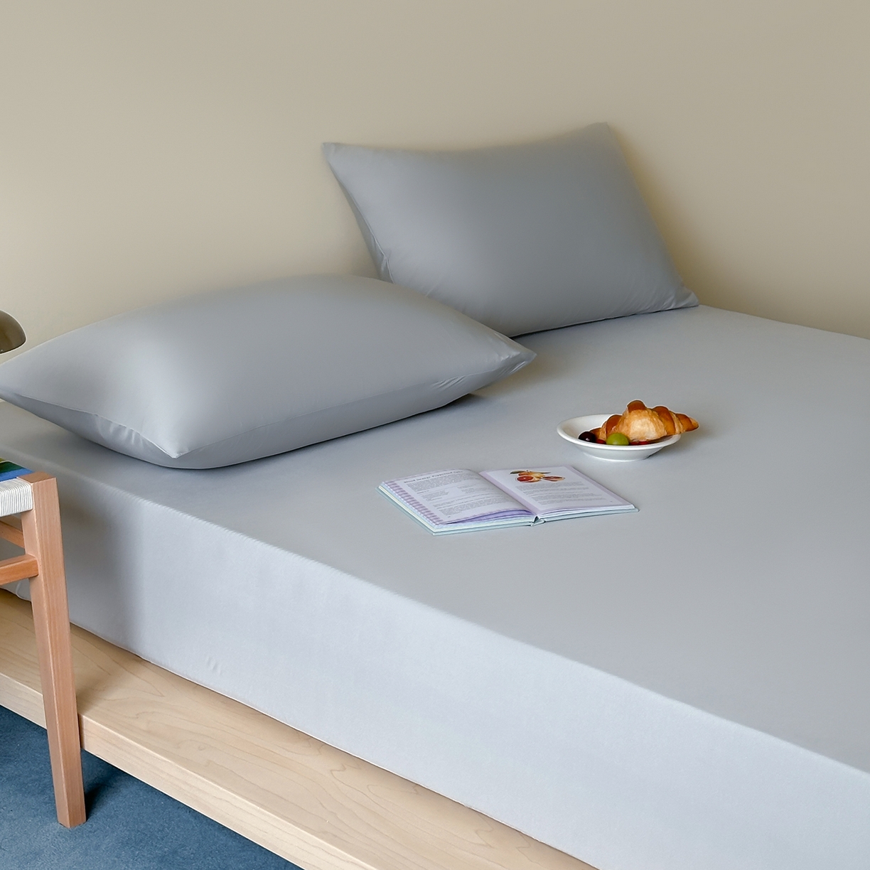 91家纺网 家纺一手货源 找家纺 RYB红黄兰 2026新款设计师原创A类锦氨贴布绣超凉感床笠三件套床笠单件 魅影灰