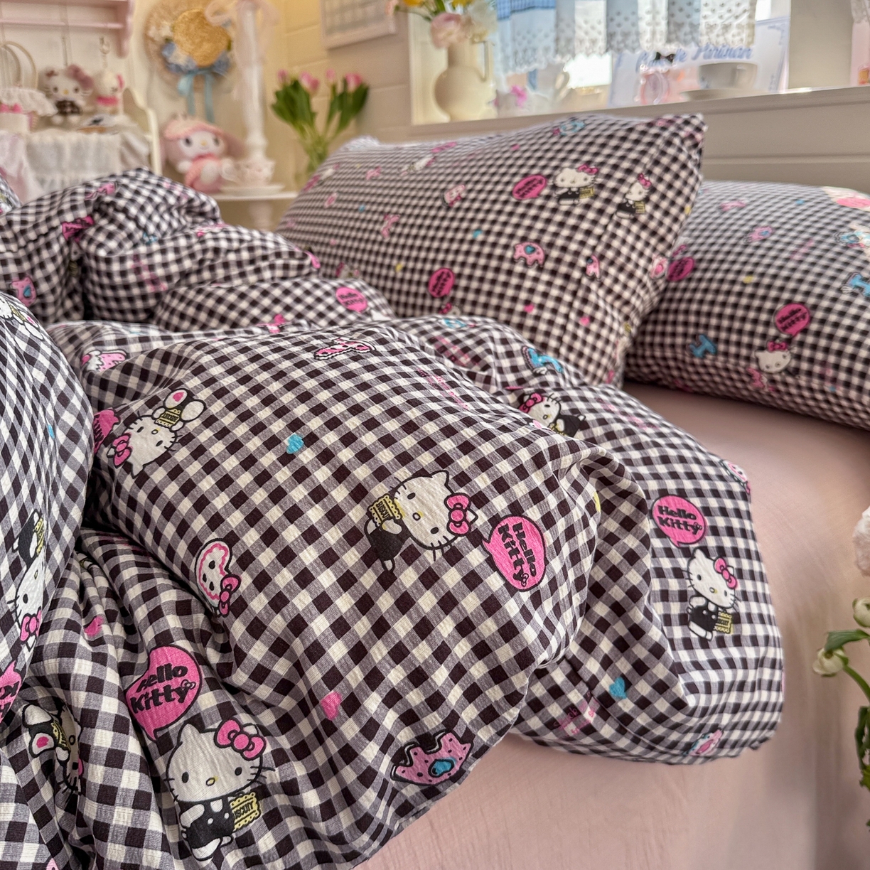 91家纺网 家纺一手货源 找家纺 初念 2026新款云感纱印花四件套 棋盘粉KT