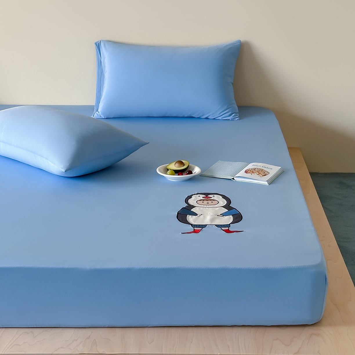 91家纺网 家纺一手货源 找家纺 RYB红黄兰 2026新款设计师原创A类锦氨贴布绣超凉感床笠三件套床笠单件 晴空蓝