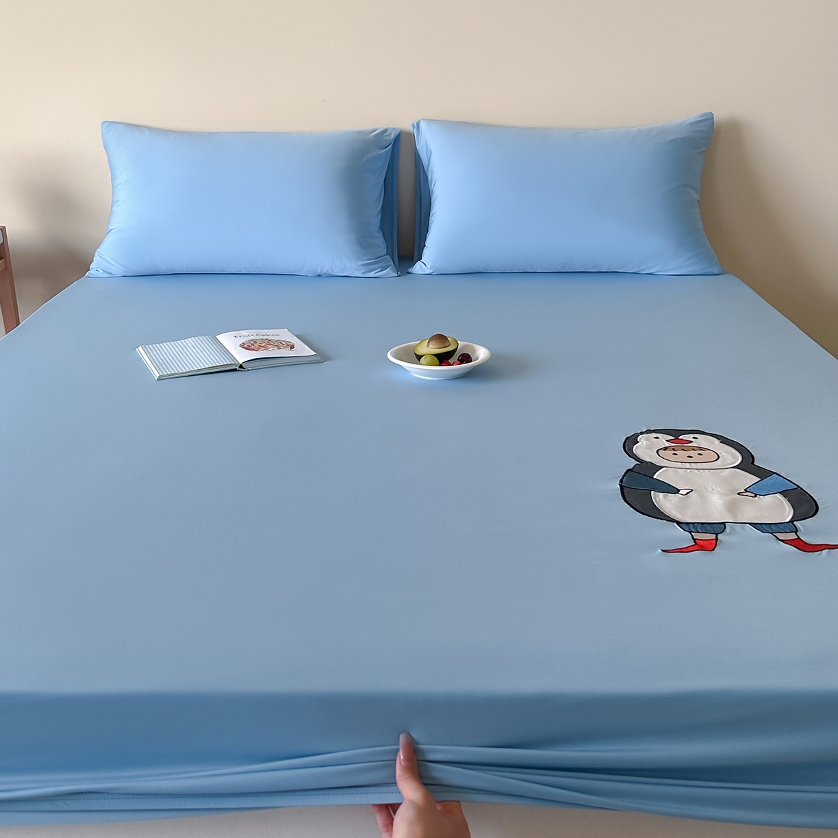 91家纺网 家纺一手货源 找家纺 RYB红黄兰 2026新款设计师原创A类锦氨贴布绣超凉感床笠三件套床笠单件 晴空蓝