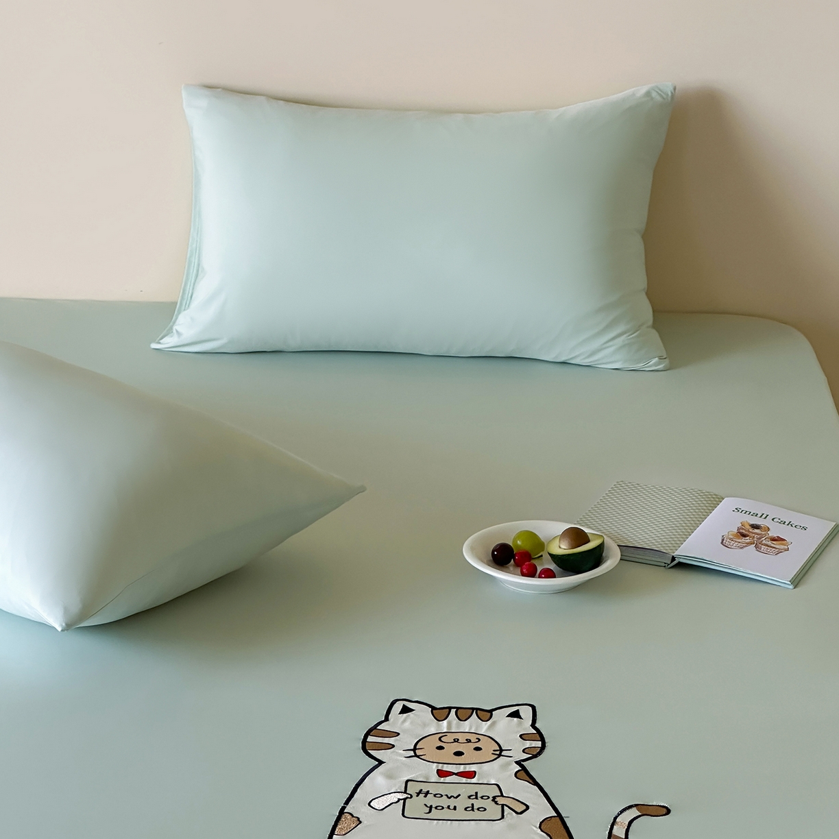 91家纺网 家纺一手货源 找家纺 RYB红黄兰 2026新款设计师原创A类锦氨贴布绣超凉感床笠三件套床笠单件 冰雾绿