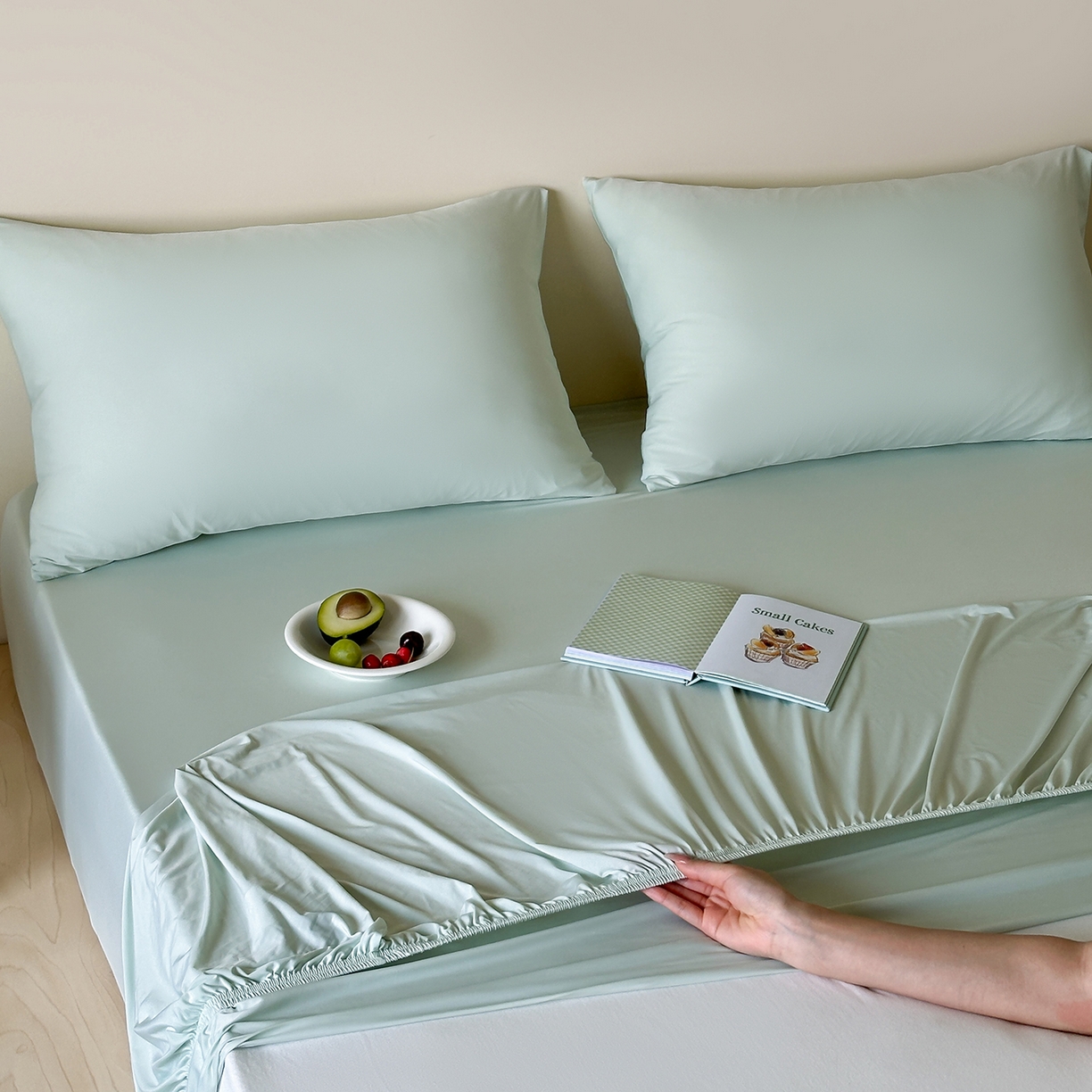 91家纺网 家纺一手货源 找家纺 RYB红黄兰 2026新款设计师原创A类锦氨贴布绣超凉感床笠三件套床笠单件 冰雾绿