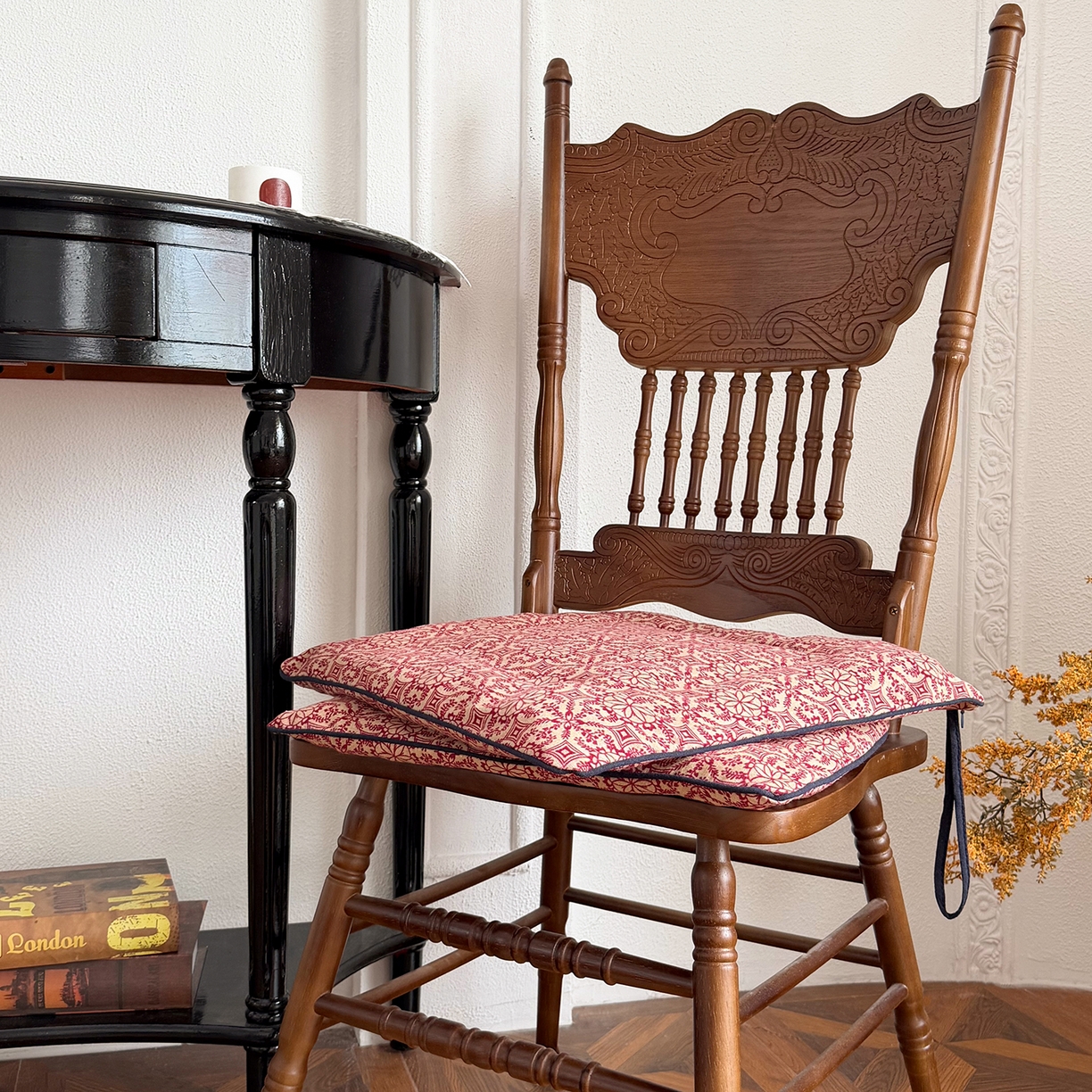 91家纺网 家纺一手货源 找家纺 座享家 2026新款棉麻复古坐垫 胭脂