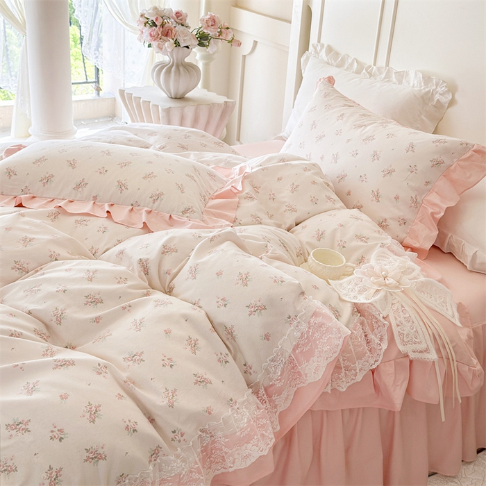 91家纺网 家纺一手货源 找家纺 花香四季家纺 2026新款法式全棉纯棉印花床裙款四件套-法式甜心 法式甜心-粉