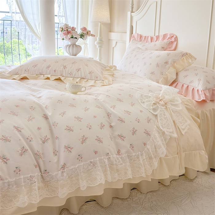 91家纺网 家纺一手货源 找家纺 花香四季家纺 2026新款法式全棉纯棉印花床裙款四件套-法式甜心 法式甜心-米白