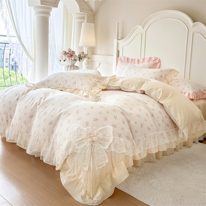 91家纺网 家纺一手货源 找家纺 花香四季家纺 2026新款法式全棉纯棉印花床裙款四件套-法式甜心 法式甜心-米白