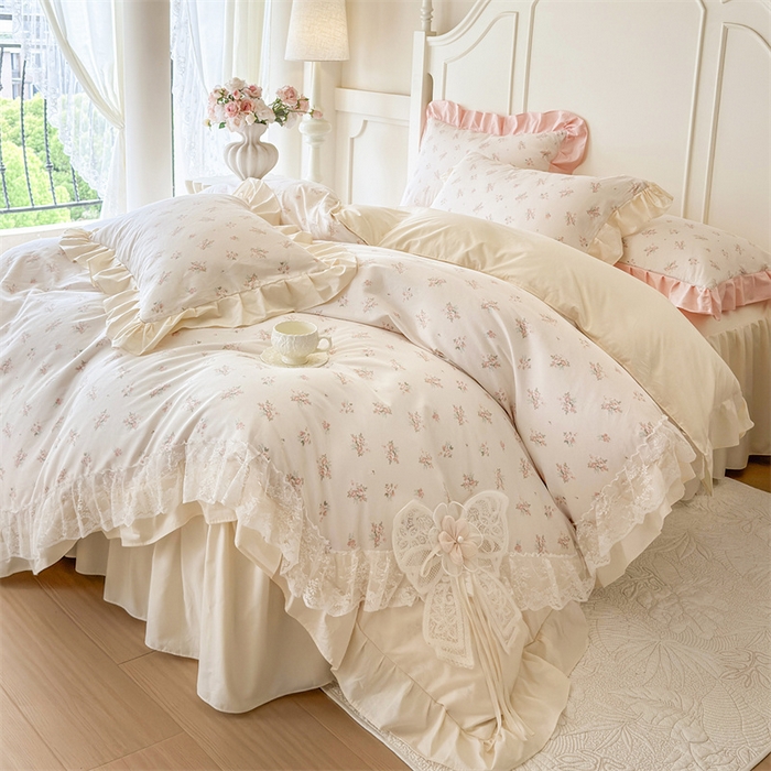 91家纺网 家纺一手货源 找家纺 花香四季家纺 2026新款法式全棉纯棉印花床裙款四件套-法式甜心 法式甜心-米白