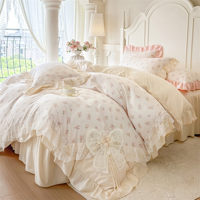 91家纺网 家纺一手货源 找家纺 花香四季家纺 2026新款法式全棉纯棉印花床裙款四件套-法式甜心 法式甜心-米白