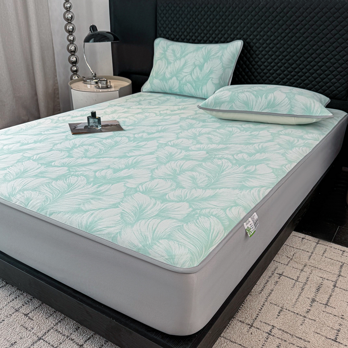 91家纺网 家纺一手货源 找家纺 赛丽雅 2026新款A类450克PE提花复合三明治床笠款凉感面料凉席防滑全包床罩 羽纹-绿