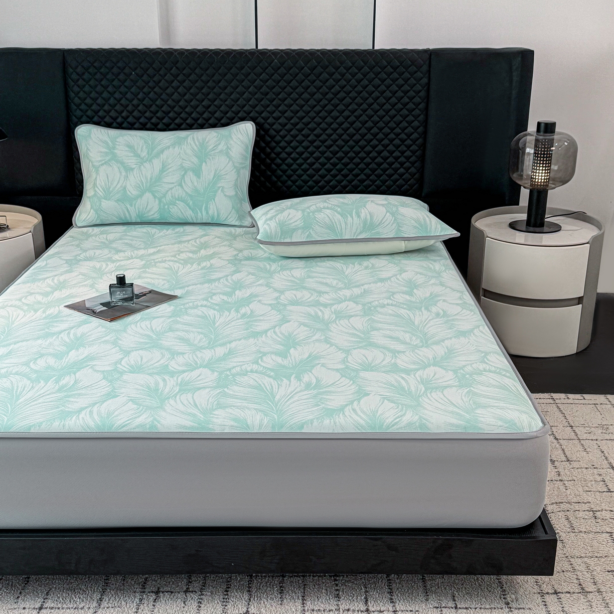 91家纺网 家纺一手货源 找家纺 赛丽雅 2026新款A类450克PE提花复合三明治床笠款凉感面料凉席防滑全包床罩 羽纹-绿