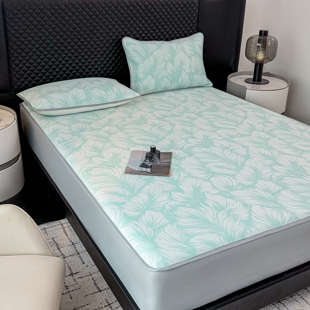 91家纺网 家纺一手货源 找家纺 赛丽雅 2026新款A类450克PE提花复合三明治床笠款凉感面料凉席防滑全包床罩 羽纹-绿