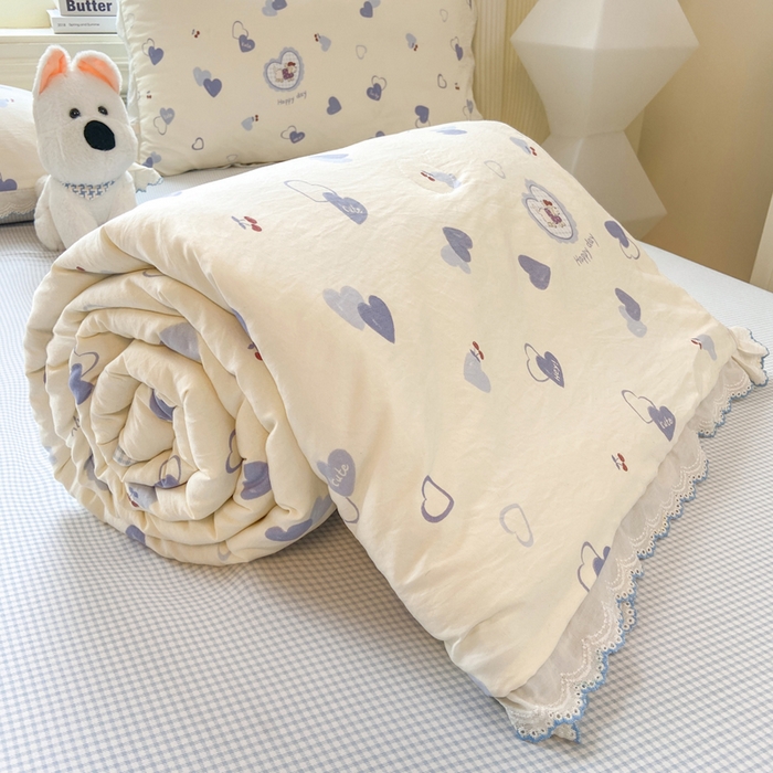 91家纺网 家纺一手货源 找家纺 漫仙阁家纺 2026新款云感泡芙棉夏被四件套 爱心狗