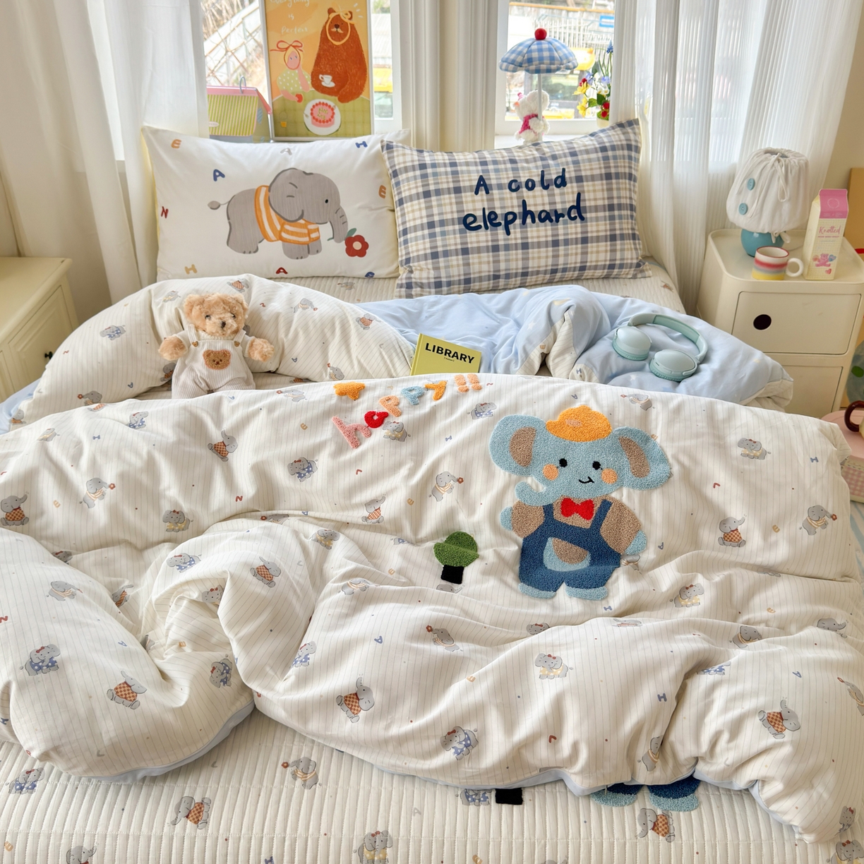 91家纺网 家纺一手货源 找家纺 （总）妮可 2026新款全棉毛巾绣夹棉床盖四件套搭配大版数码印花枕套