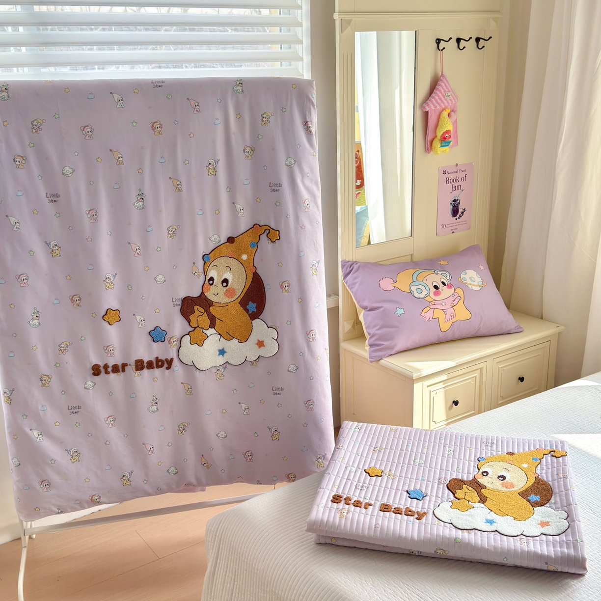 91家纺网 家纺一手货源 找家纺 （总）妮可 2026新款全棉毛巾绣夹棉床盖四件套搭配大版数码印花枕套