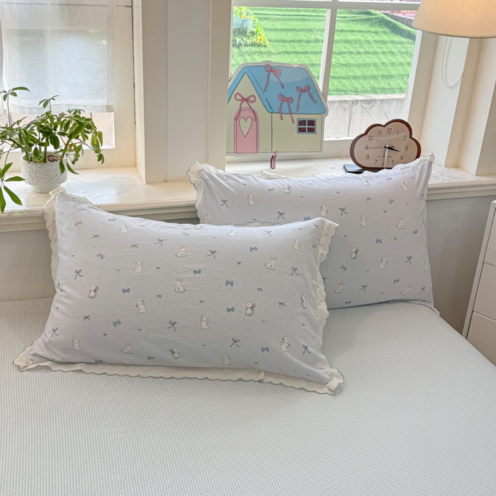 91家纺网 家纺一手货源 找家纺 漫仙阁家纺 2026新款云感泡芙棉夏被四件套 蓝色小兔