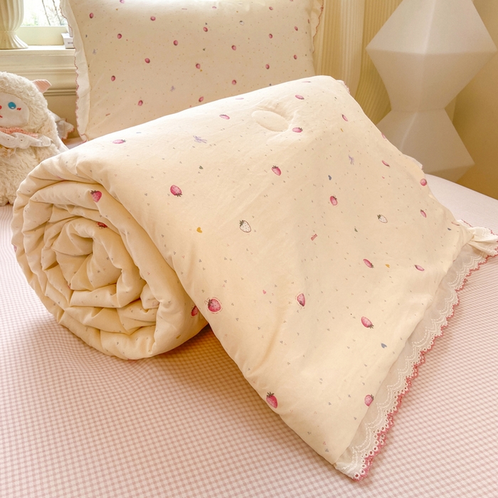 91家纺网 家纺一手货源 找家纺 漫仙阁家纺 2026新款云感泡芙棉夏被四件套 莓果