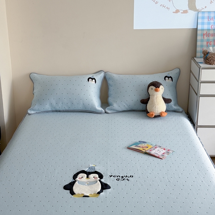 91家纺网 家纺一手货源 找家纺 暖生活 2026春夏新款3DMAX超凉感原创软凉席席子空调软席-床笠款 企鹅点点-床笠款