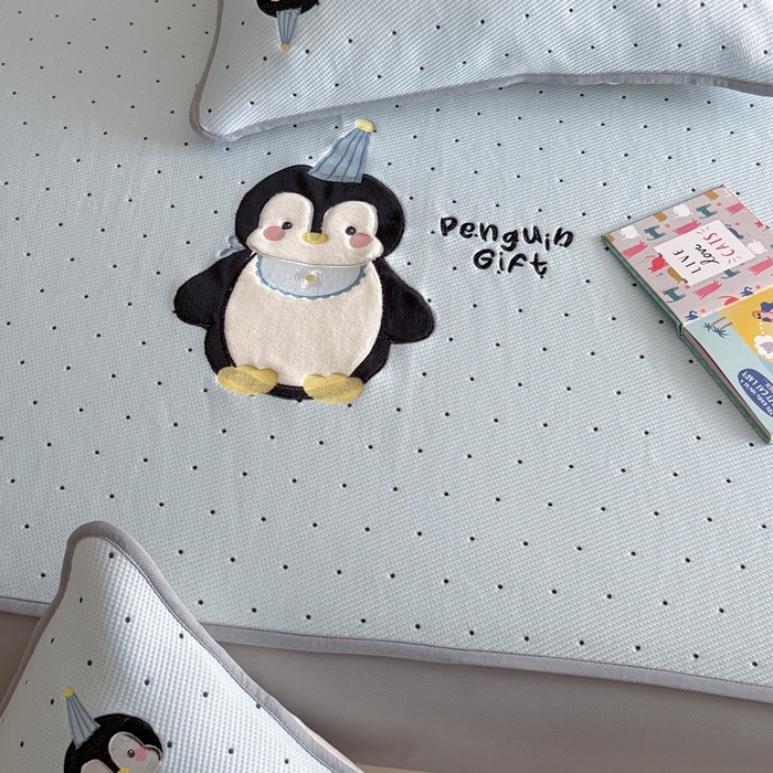 91家纺网 家纺一手货源 找家纺 暖生活 2026春夏新款3DMAX超凉感原创软凉席席子空调软席-床笠款 企鹅点点-床笠款