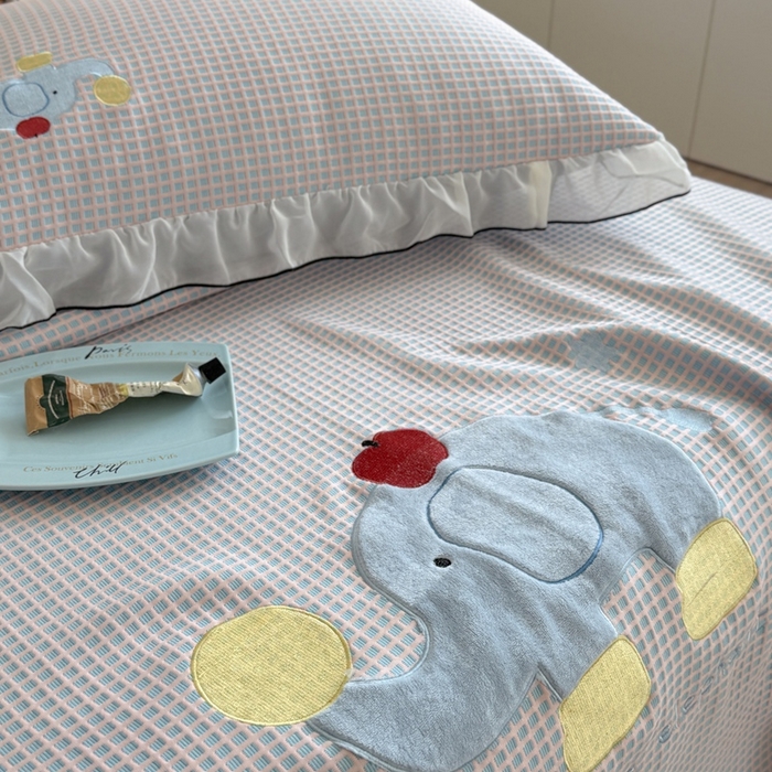 91家纺网 家纺一手货源 找家纺 暖生活 2026春夏新款3DMAX超凉感原创软凉席席子空调软席-床裙款 苹果象-床裙款