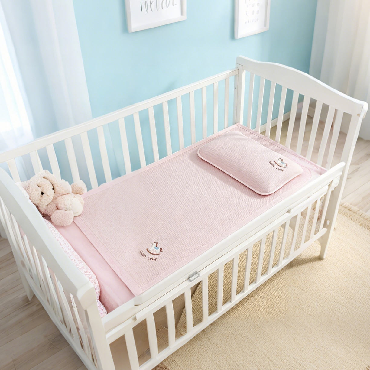 91家纺网 家纺一手货源 找家纺 川悦生活 2026新款A类凉豆豆绣花冰丝儿童凉席 奶小马粉