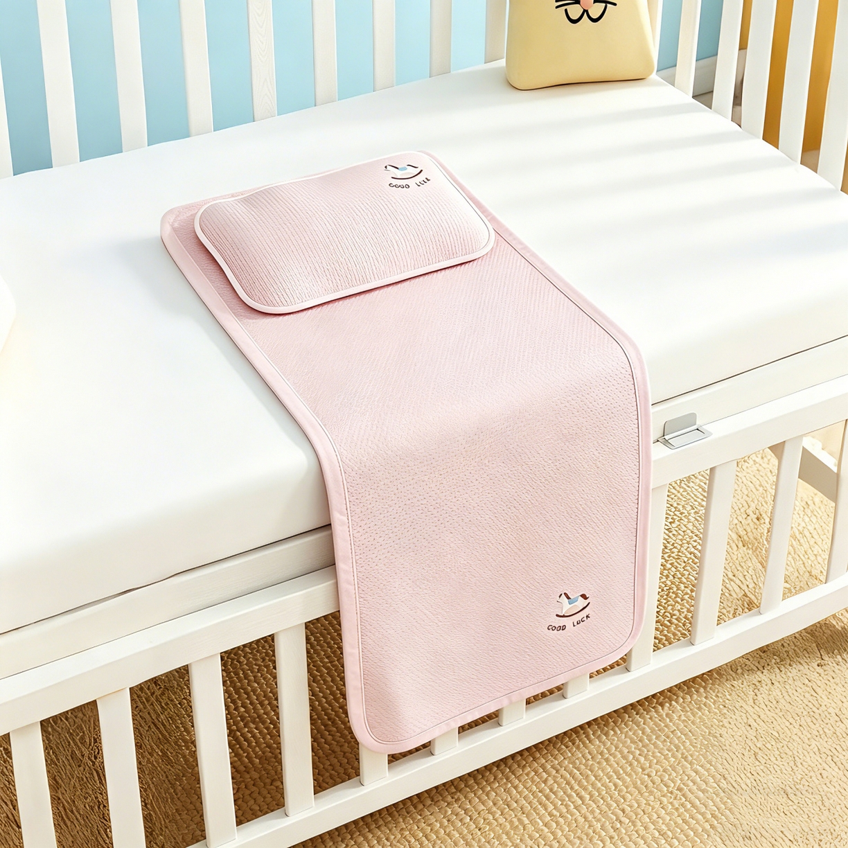 91家纺网 家纺一手货源 找家纺 川悦生活 2026新款A类凉豆豆绣花冰丝儿童凉席 奶小马粉