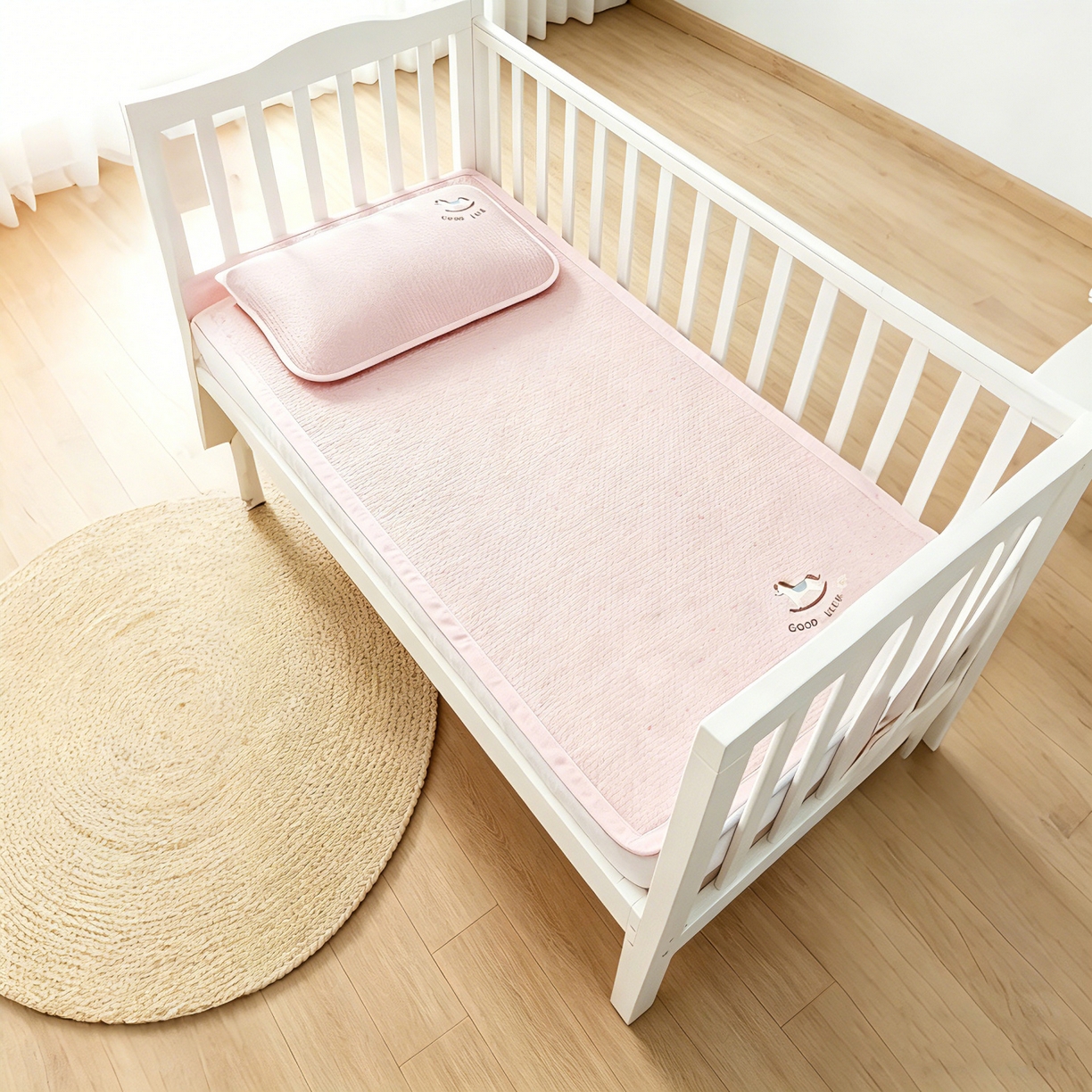 91家纺网 家纺一手货源 找家纺 川悦生活 2026新款A类凉豆豆绣花冰丝儿童凉席 奶小马粉