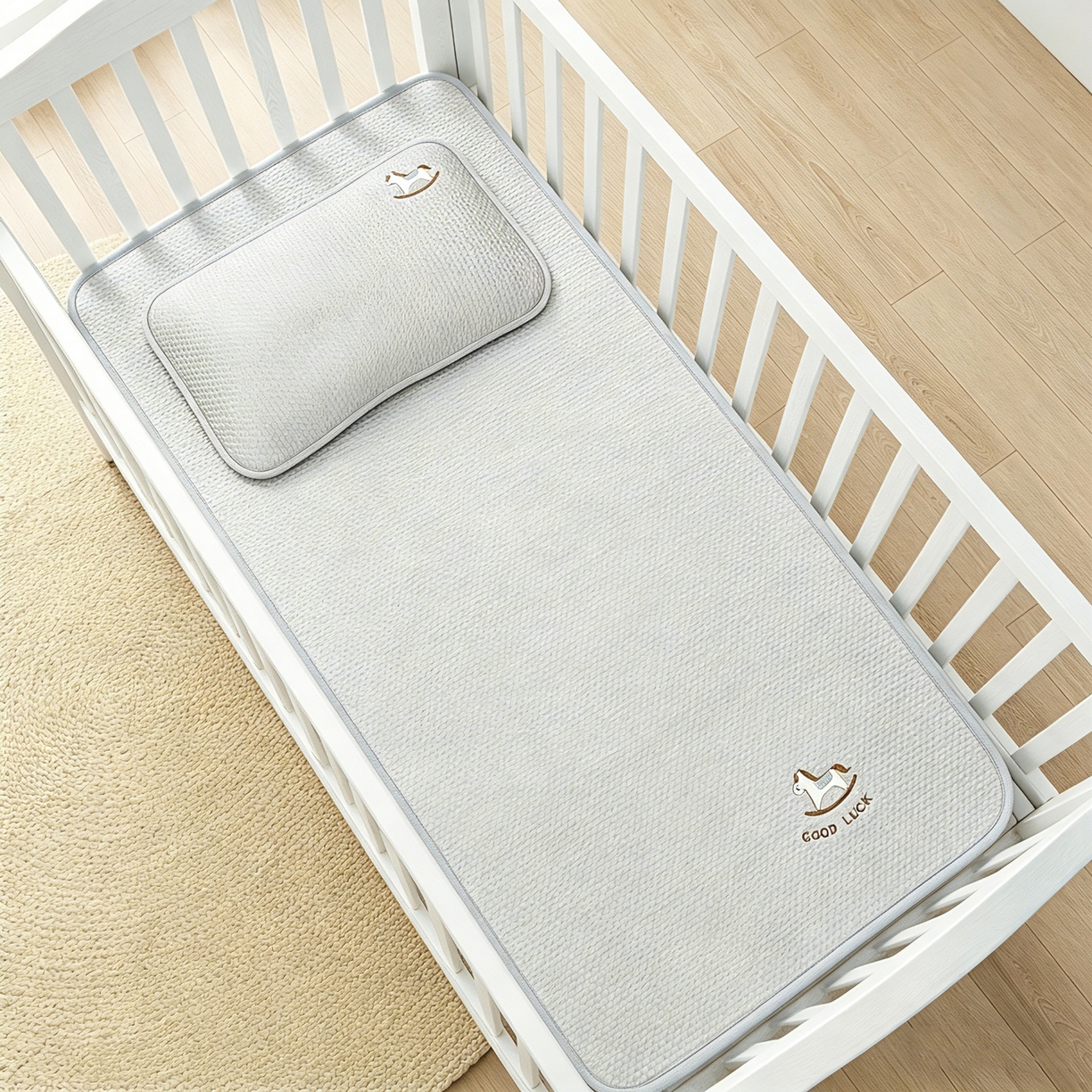 91家纺网 家纺一手货源 找家纺 川悦生活 2026新款A类凉豆豆绣花冰丝儿童凉席 奶小马灰