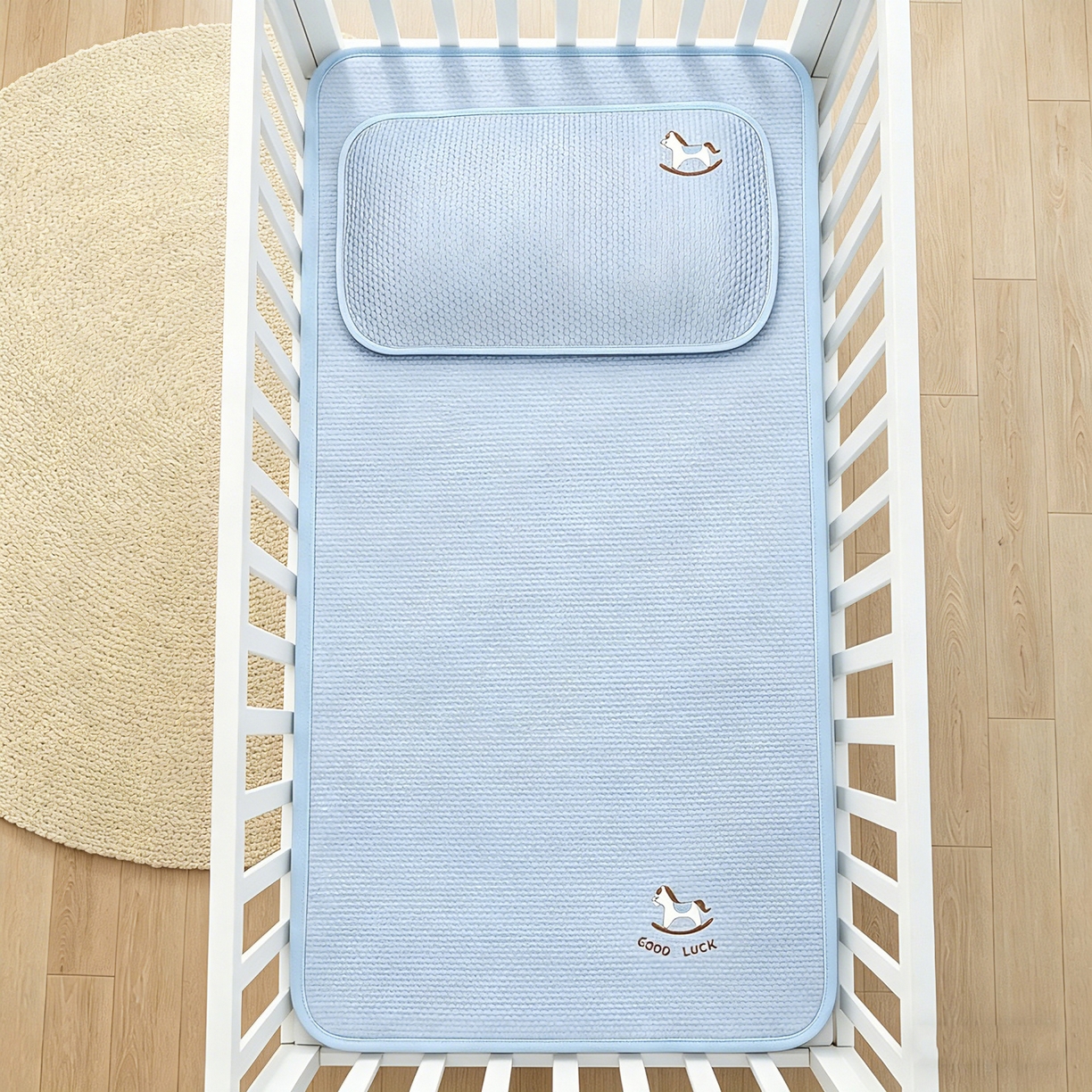 91家纺网 家纺一手货源 找家纺 川悦生活 2026新款A类凉豆豆绣花冰丝儿童凉席 奶小马蓝