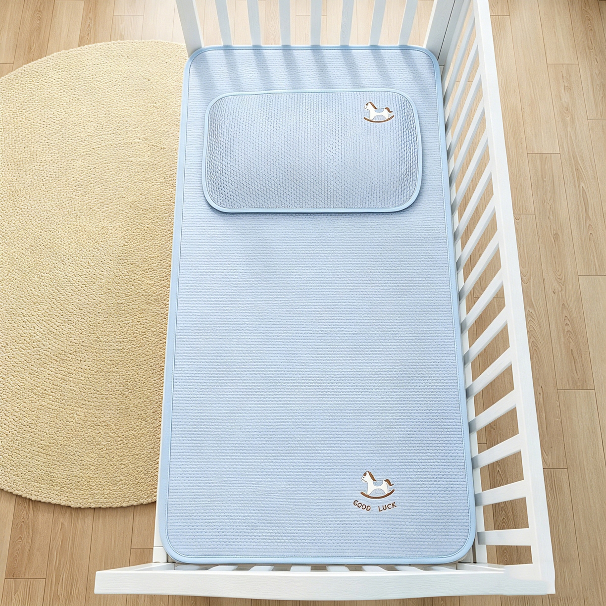 91家纺网 家纺一手货源 找家纺 川悦生活 2026新款A类凉豆豆绣花冰丝儿童凉席 奶小马蓝