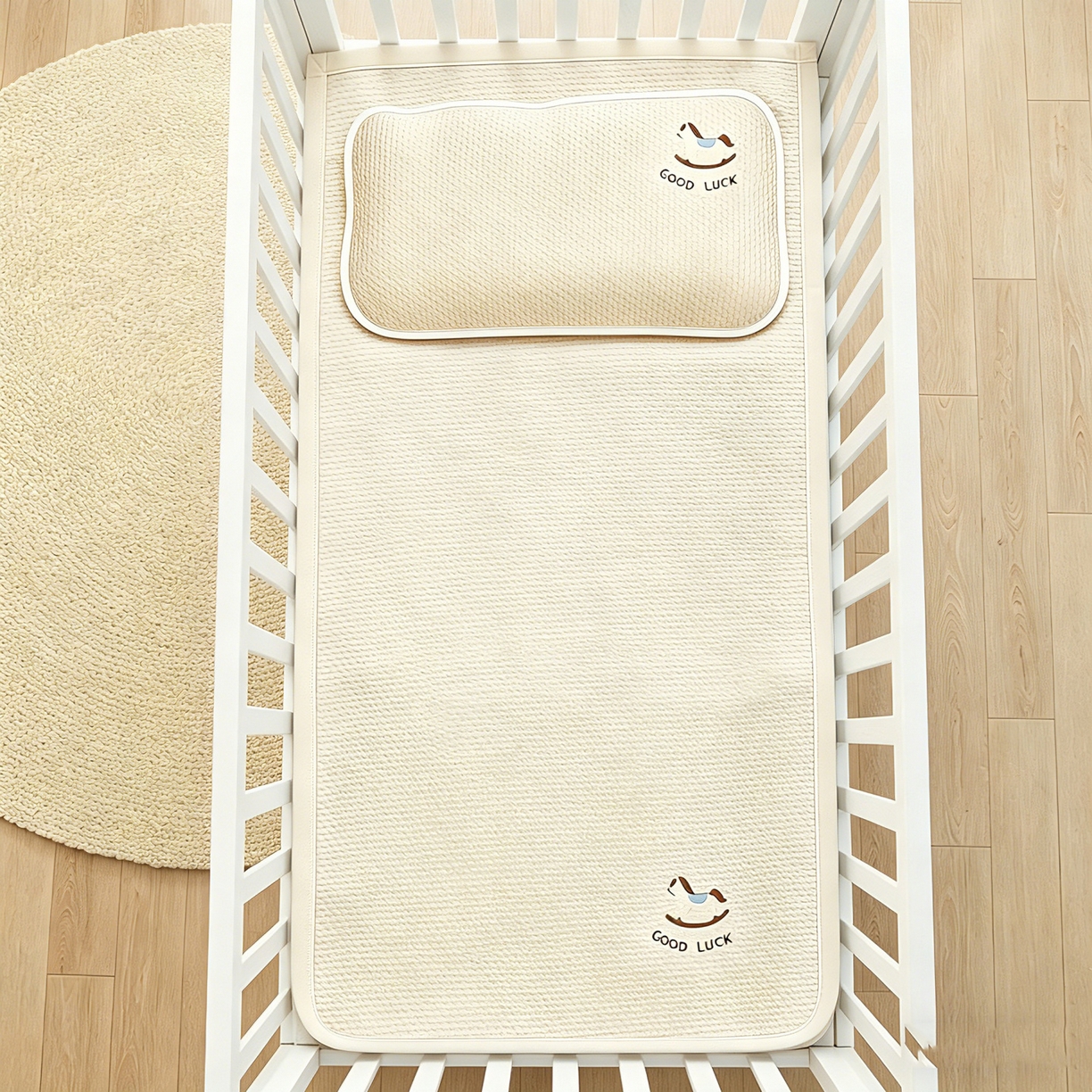 91家纺网 家纺一手货源 找家纺 川悦生活 2026新款A类凉豆豆绣花冰丝儿童凉席 奶小马米