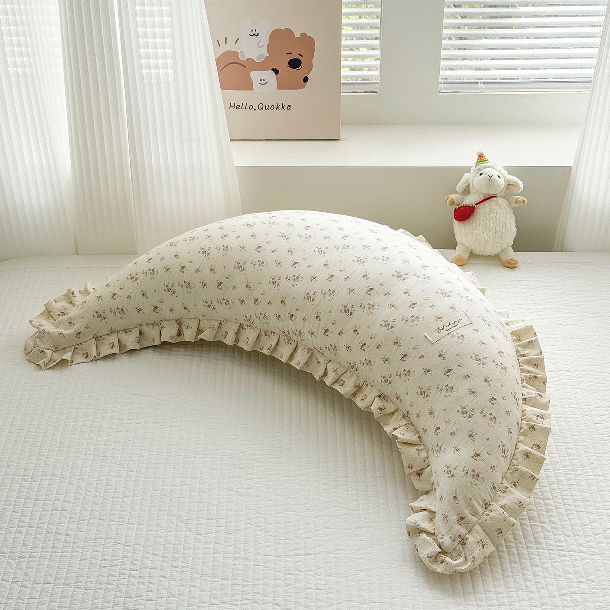 91家纺网 家纺一手货源 找家纺 （总）蔻眠 升级款棉麻花边月亮长抱枕夹腿抱枕芯多功能月亮枕头