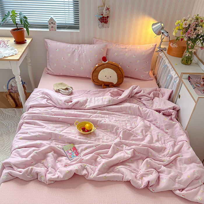 91家纺网 家纺一手货源 找家纺 老帅的工厂店 2026新款A类全棉双层纱大豆纤维夏被 粉喵