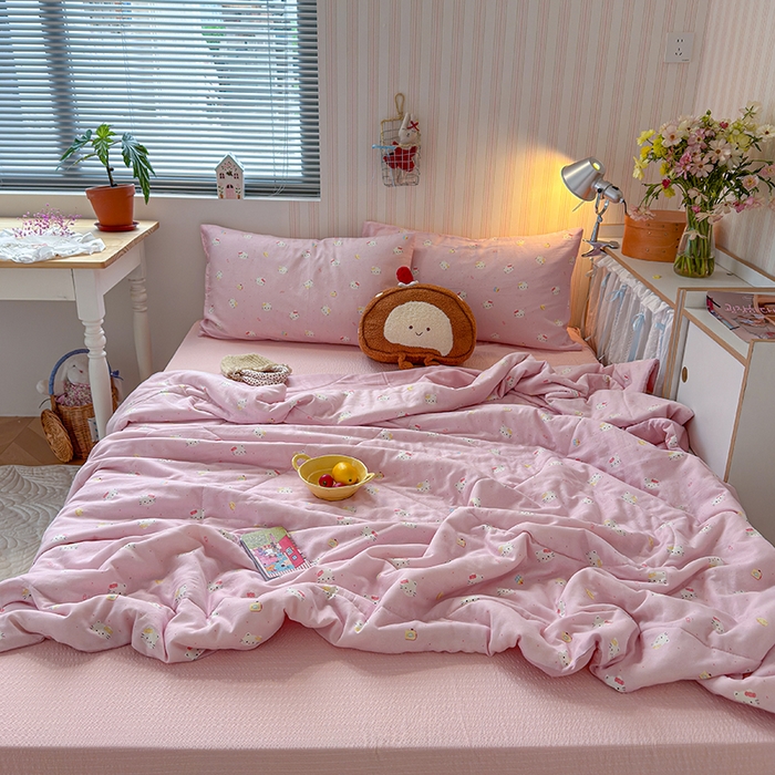 91家纺网 家纺一手货源 找家纺 老帅的工厂店 2026新款A类全棉双层纱大豆纤维夏被 粉喵