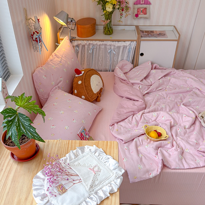 91家纺网 家纺一手货源 找家纺 老帅的工厂店 2026新款A类全棉双层纱大豆纤维夏被 粉喵