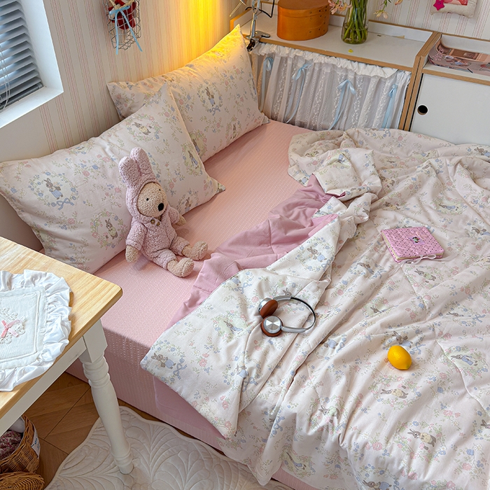 91家纺网 家纺一手货源 找家纺 老帅的工厂店 2026新款A类全棉双层纱大豆纤维夏被 花野闲兔