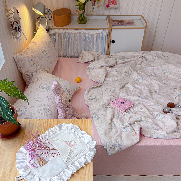 91家纺网 家纺一手货源 找家纺 老帅的工厂店 2026新款A类全棉双层纱大豆纤维夏被 花野闲兔