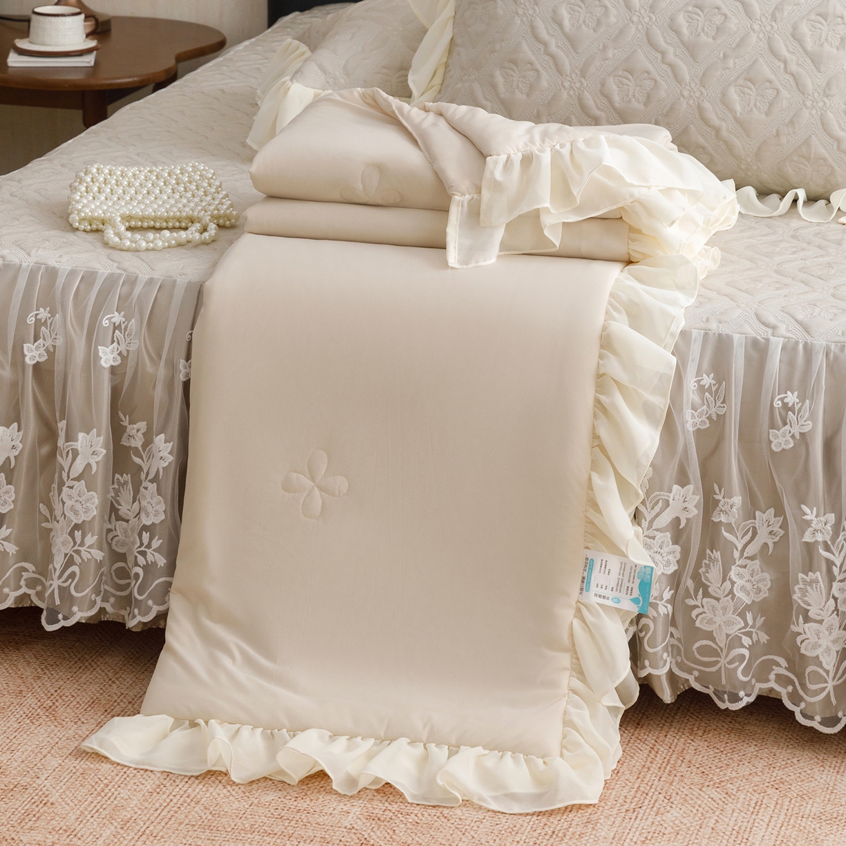 91家纺网 家纺一手货源 找家纺 （总）好儿喜家纺 2026新款软凉席空调软席乙纶凉席床裙可机洗夏被夏凉被空调被四件套-蝶语系列