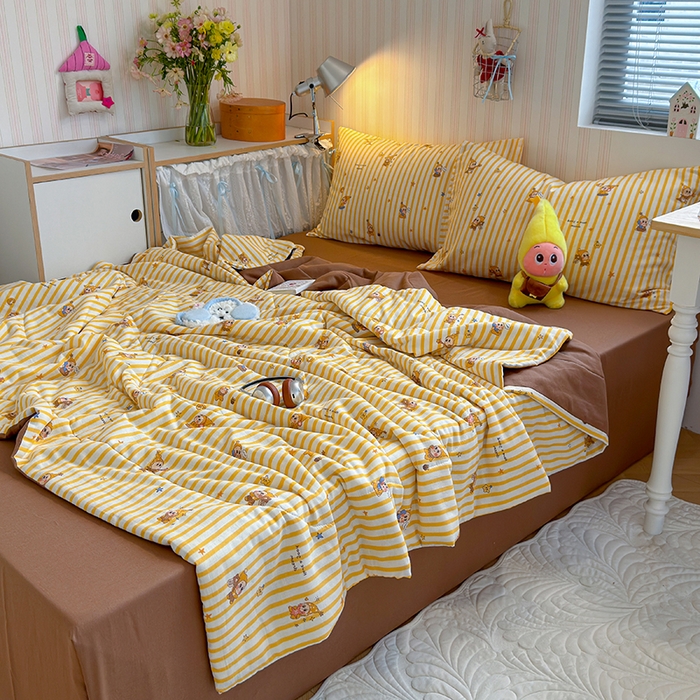 91家纺网 家纺一手货源 找家纺 老帅的工厂店 2026新款A类全棉双层纱大豆纤维夏被 星崽