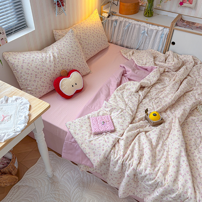 91家纺网 家纺一手货源 找家纺 老帅的工厂店 2026新款A类全棉双层纱大豆纤维夏被 樱花限定