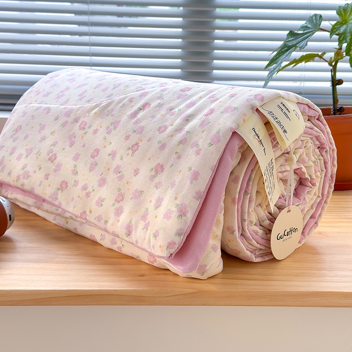 91家纺网 家纺一手货源 找家纺 老帅的工厂店 2026新款A类全棉双层纱大豆纤维夏被 樱花限定