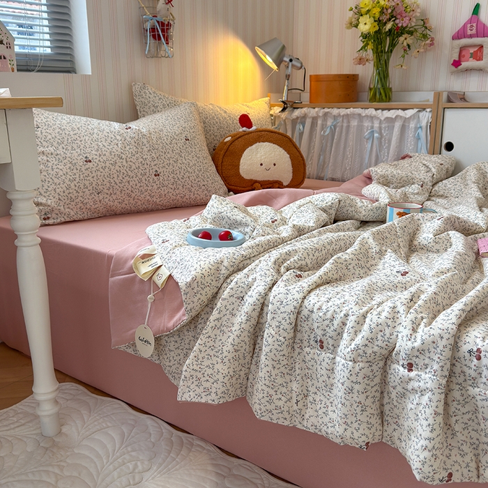 91家纺网 家纺一手货源 找家纺 老帅的工厂店 2026新款A类全棉双层纱大豆纤维夏被 樱枝