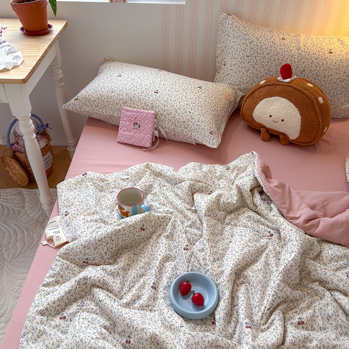 91家纺网 家纺一手货源 找家纺 老帅的工厂店 2026新款A类全棉双层纱大豆纤维夏被 樱枝