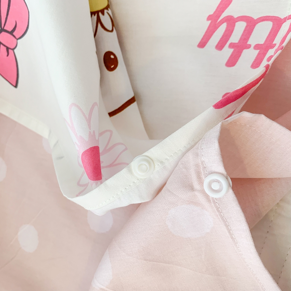 91家纺网 家纺一手货源 找家纺 玉元坊 2026新款三丽鸥正版授权儿童卡通全棉纯棉旅行隔脏睡袋火车出行睡袋 雏菊kt